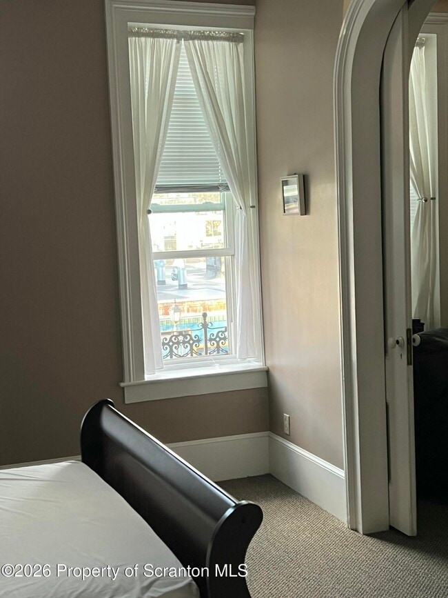 Photo - 18 E Tioga St