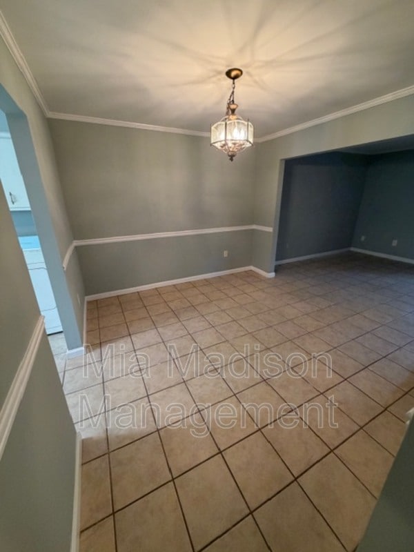 Photo - 527 Tibet Ave