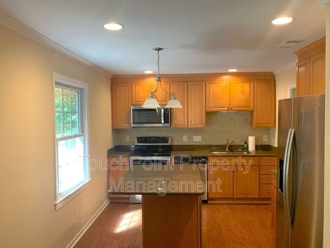 Photo - 1114 Glenshannon Rd