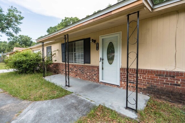 Building Photo - Cute 3 bed 2 bath on the SE side of Tallahassee