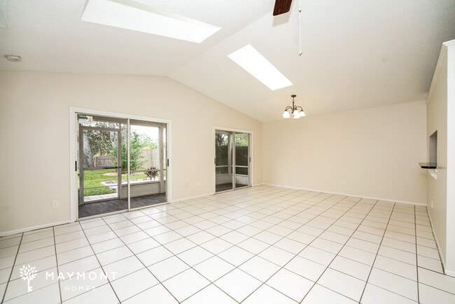 Photo - 5874 Woodpoint Terrace