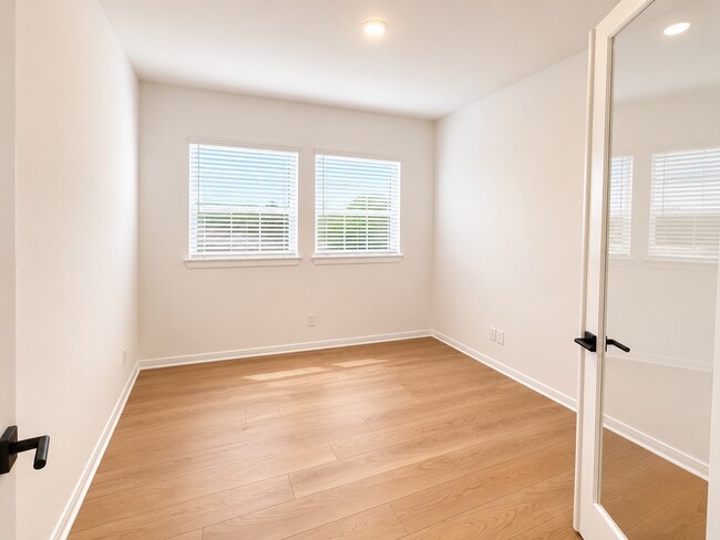 Photo - 32035 River Birch Ln