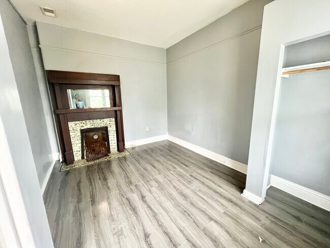 Photo - 3420 W Jefferson St