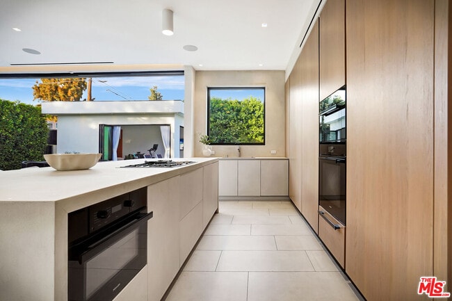 Photo - 6687 Colgate Ave