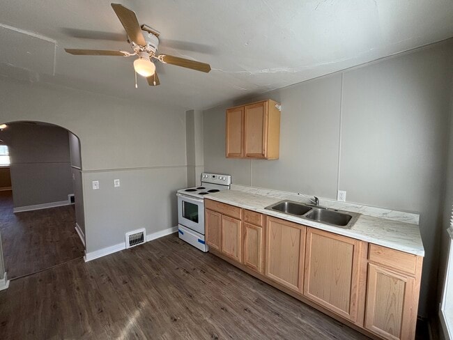 Photo - 109 S Maple St Unit 2