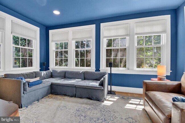 Photo - 3005 McKinley St NW