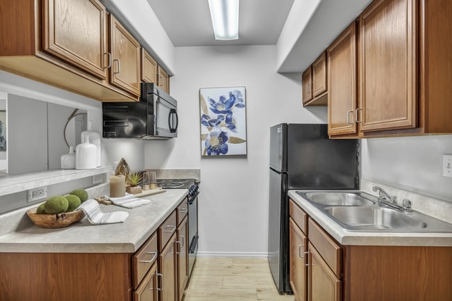 93-web-or-mls-8600-n-lamar-blvd.jpg