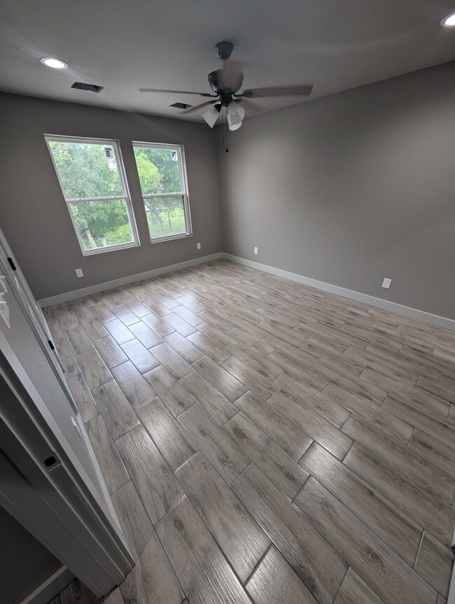 Photo - 2705 Nora St