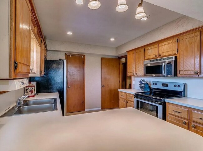 Photo - Charming 3-Bedroom Home — Spacious Corner Lot in Del City!