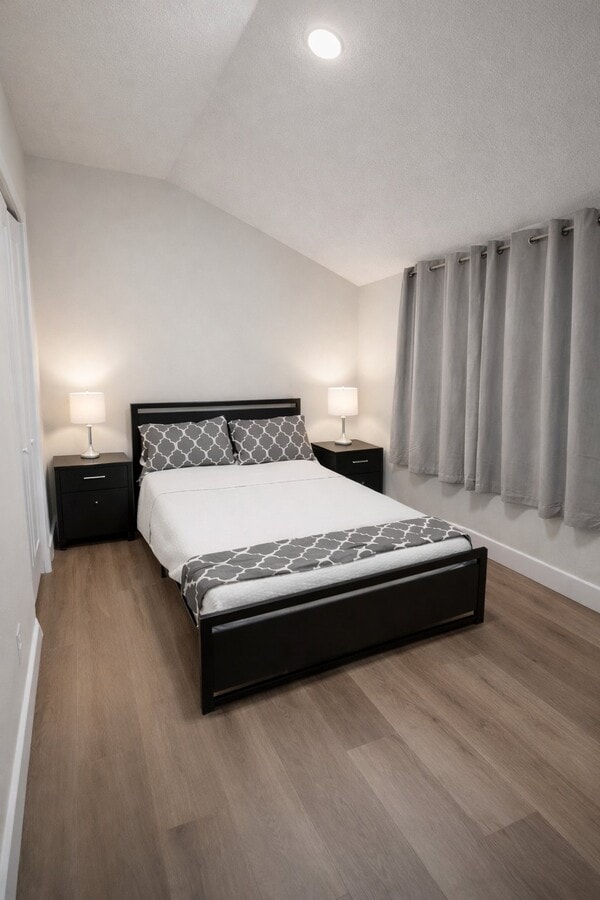 Photo - 801 E Knollwood St