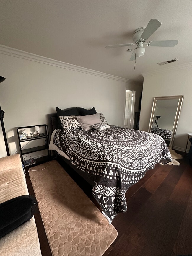 Furnished Bedroom - 1927 Fremont Ave