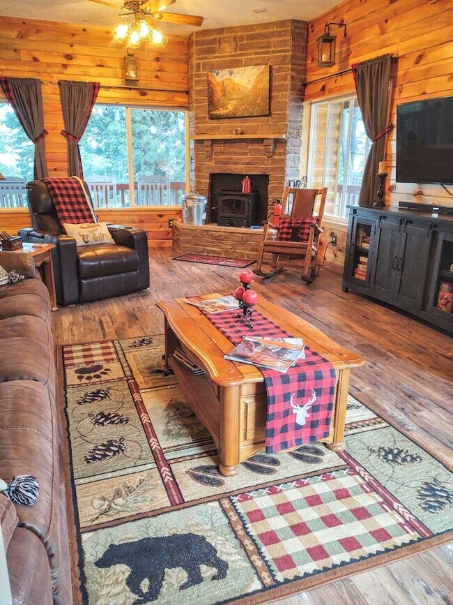 Photo - Antler Ridge Cabin House
