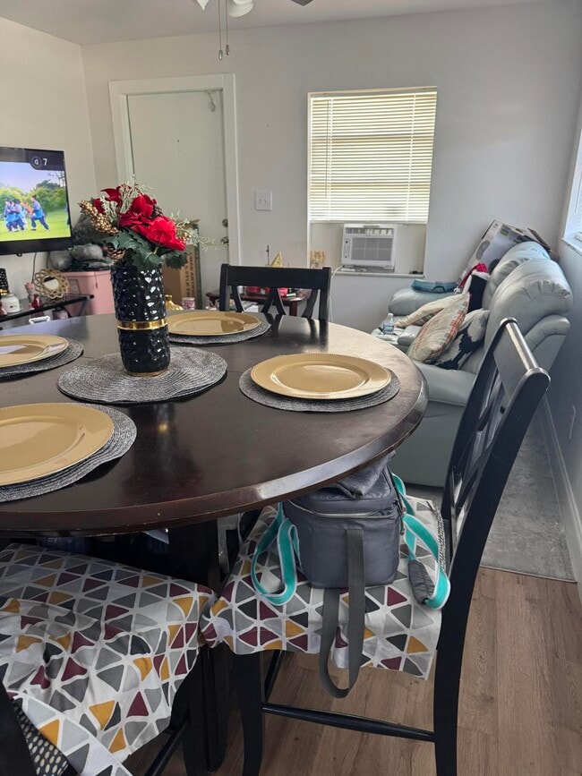 Photo - 434 N 17th St