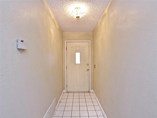 Photo - 2407 Versailles Dr