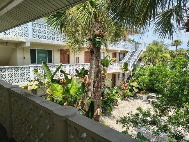 Building Photo - 102 S Peninsula Dr Unit 204