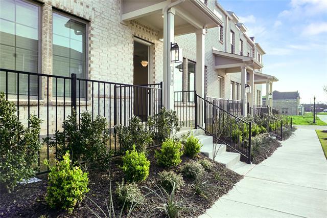 Photo - 631 Redwood Wy