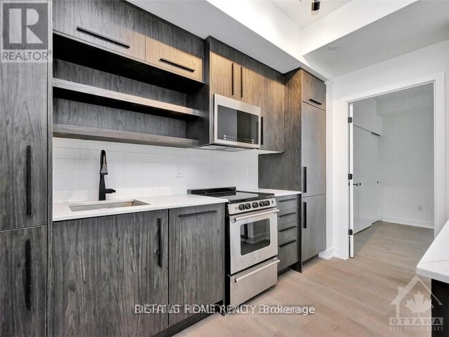 Photo - 560 Rideau St Unit 205