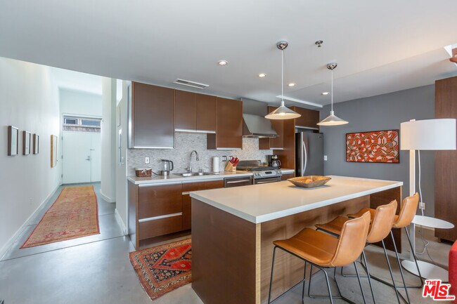 Photo - 615 Hampton Dr Unidad A304