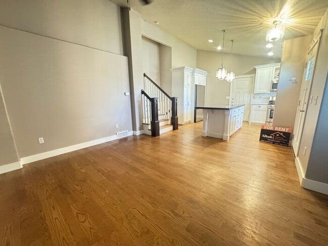 Photo - 4 bed 2 bath 2 car garage. Dog Friendly