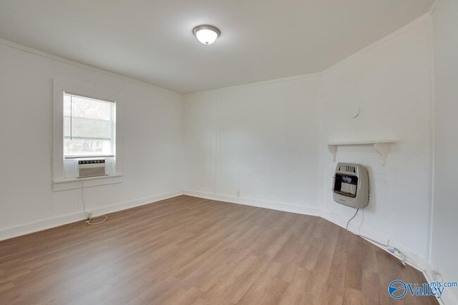 Photo - 3703 Fairview St SW