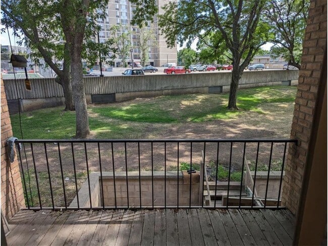 Building Photo - 6328 Barrie Rd Unit 2J Rental