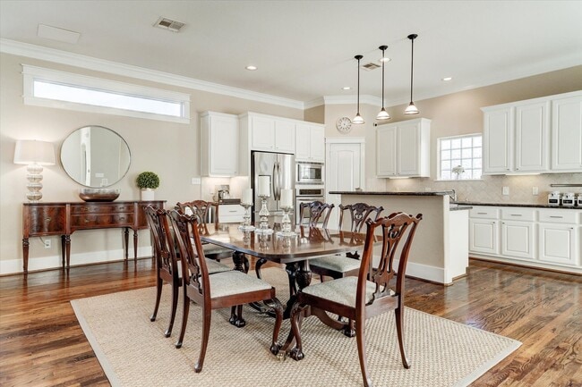 Photo - 2546 Bevis St