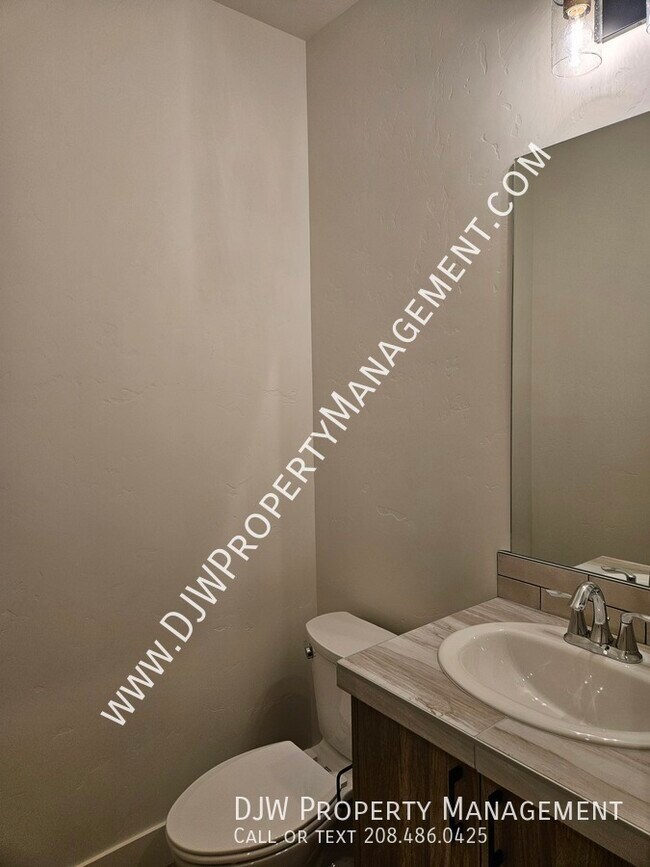 Photo - 1332 N Meadowglen Ave