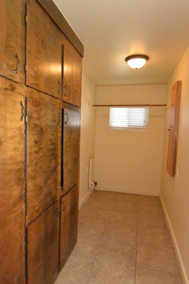Photo - 3 Bedroom 2 Bathroom Home in SW Visalia close to shopping and restaurants!