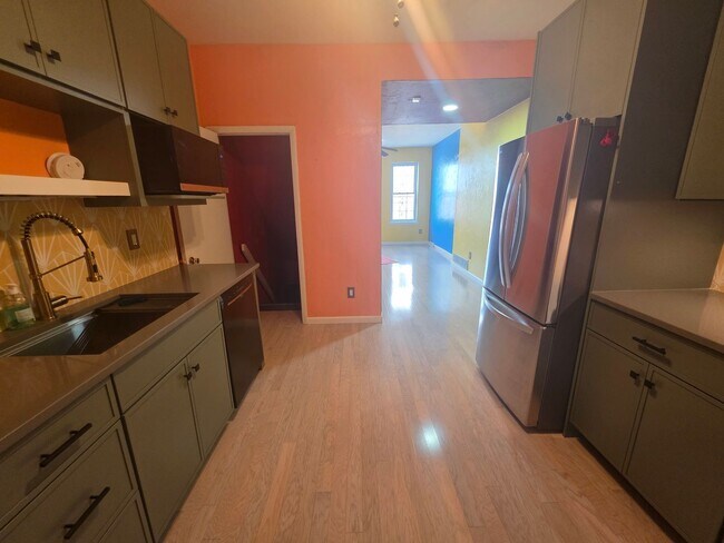 Photo - 18 S 13th St