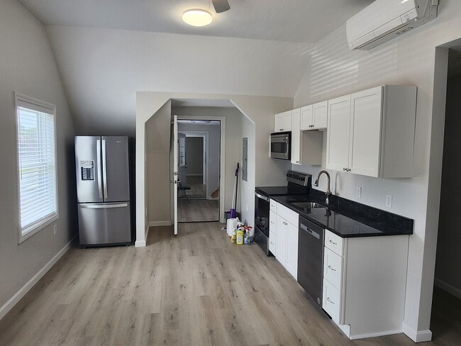 Kitchen - 14 Oak St Unit 3