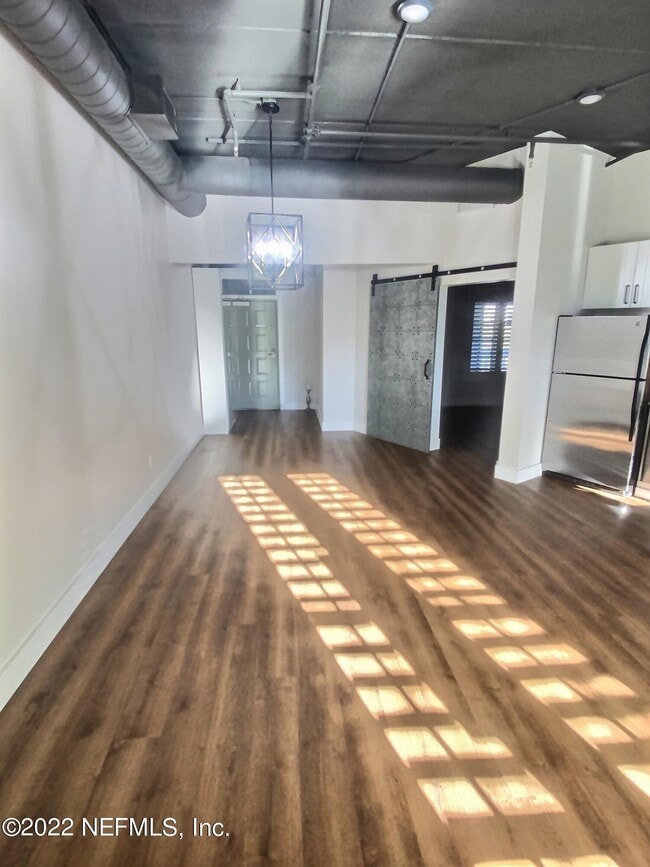 Photo - 2064 Herschel St Unit 302