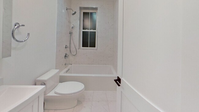 126 Englewood Ave Unit 2