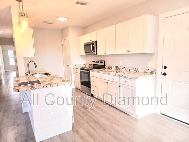 Photo - 3805 E 4th St