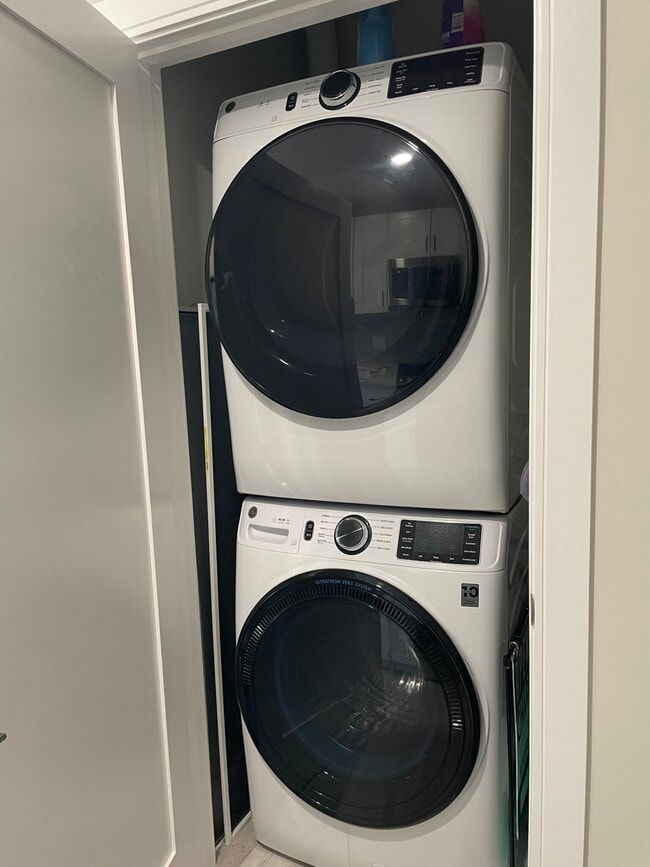 Photo - 200 Old Colony Ave