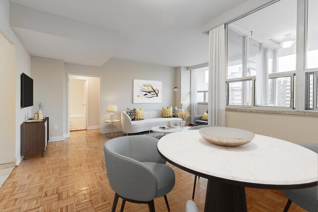 Photo - 4415 Bathurst Street