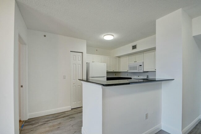 Photo - 651 Okeechobee Blvd Unit 809