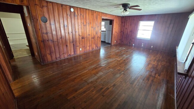 Photo - 2 Bedroom Home - Detached Garage!