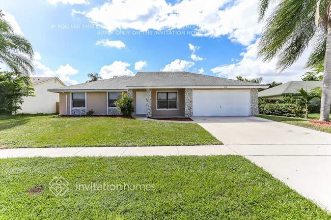 Photo - 112 La Mancha Ave