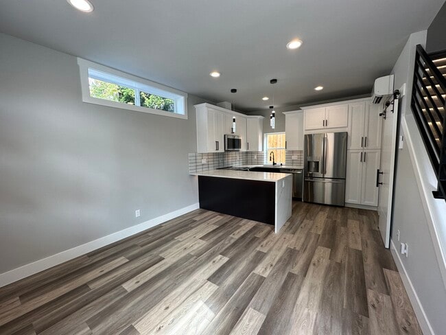 Photo - 5509 Brooklyn Ave NE