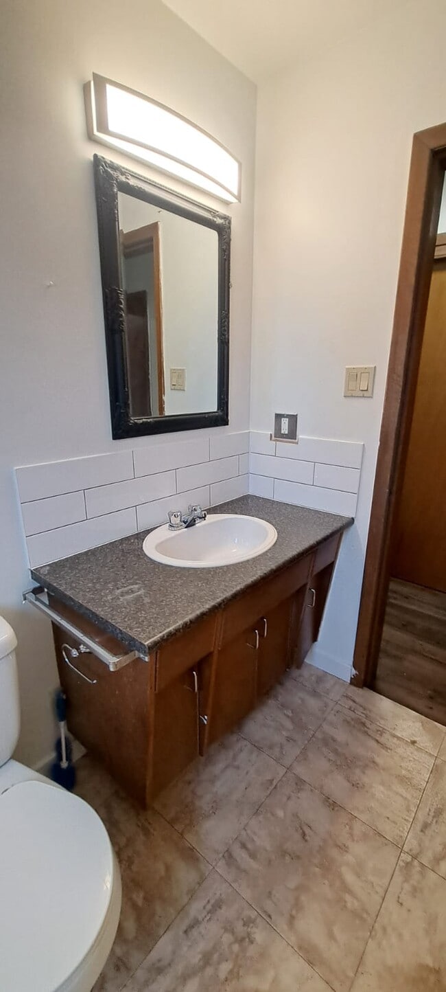 Photo - 8303-100 100 St NW Unit 8