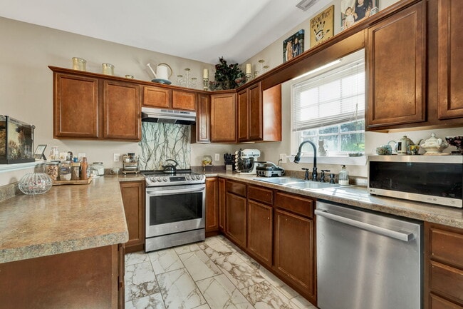 Photo - 122 Neely Cir NE