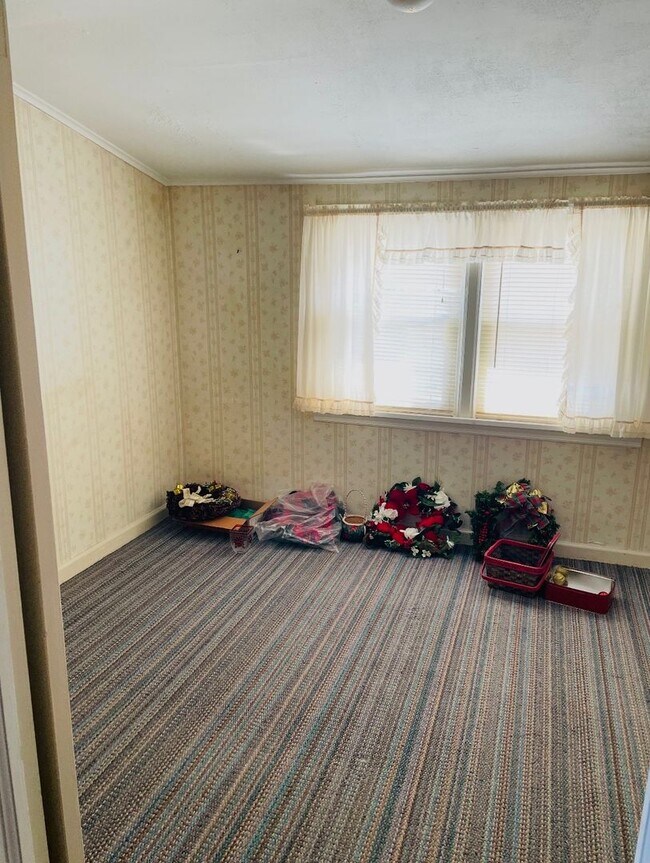 Photo - Single Family Home Available in Schenectady, NY!