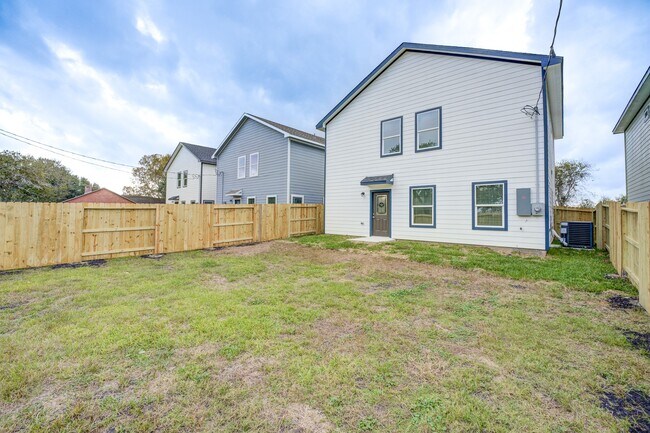 Photo - 410 N 4th St