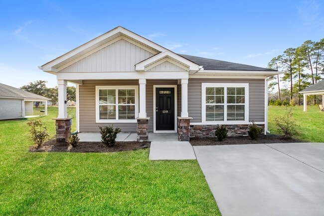 Building Photo - 1219 Lakeshore Dr