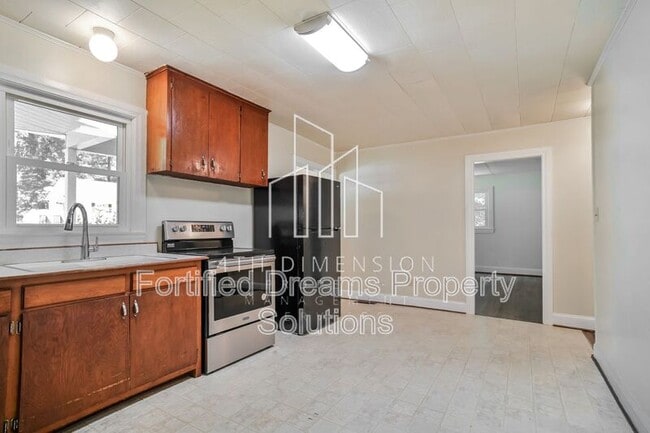 Photo - 100 E Moffitt Ave