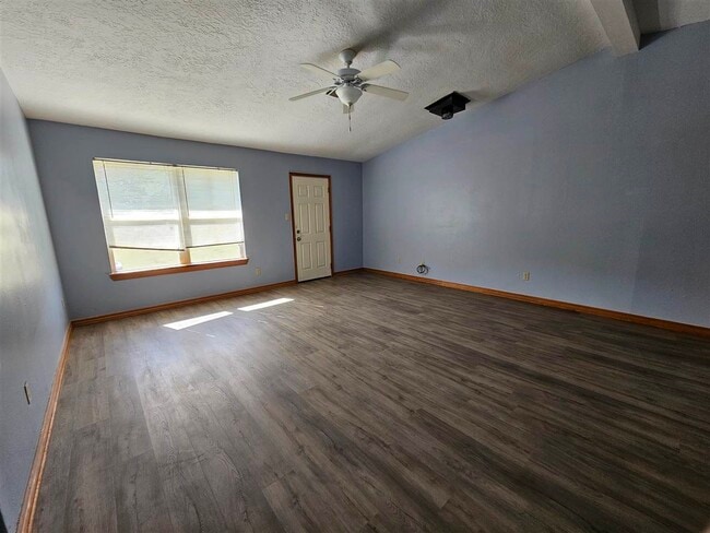 Photo - 6208 NW Birch Ave