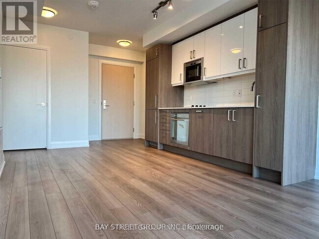 Photo - 77 Mutual St Unit 3411