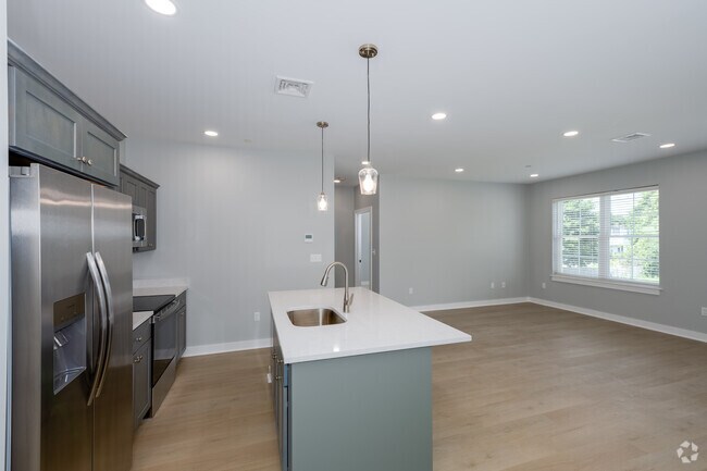 1BR, 1BA - 762SF - Kitchen/ Living Room
