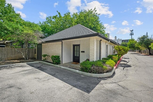 Photo - 1307 Kinney Ave