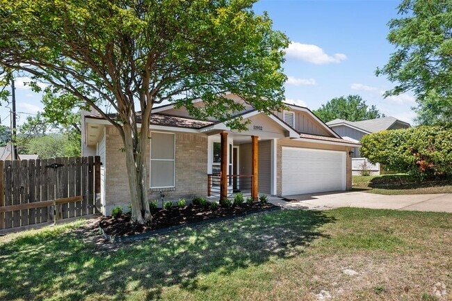 Building Photo - 11932 Shropshire Blvd Rental